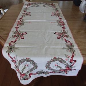 Christmas Table Runner Vintage